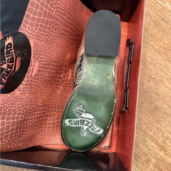 Freebird Mabel - Picture 3 of 5